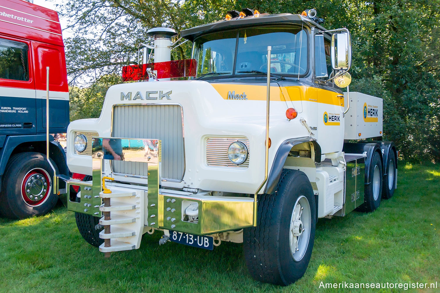 Vrachtwagens Mack DM Series uit 1973